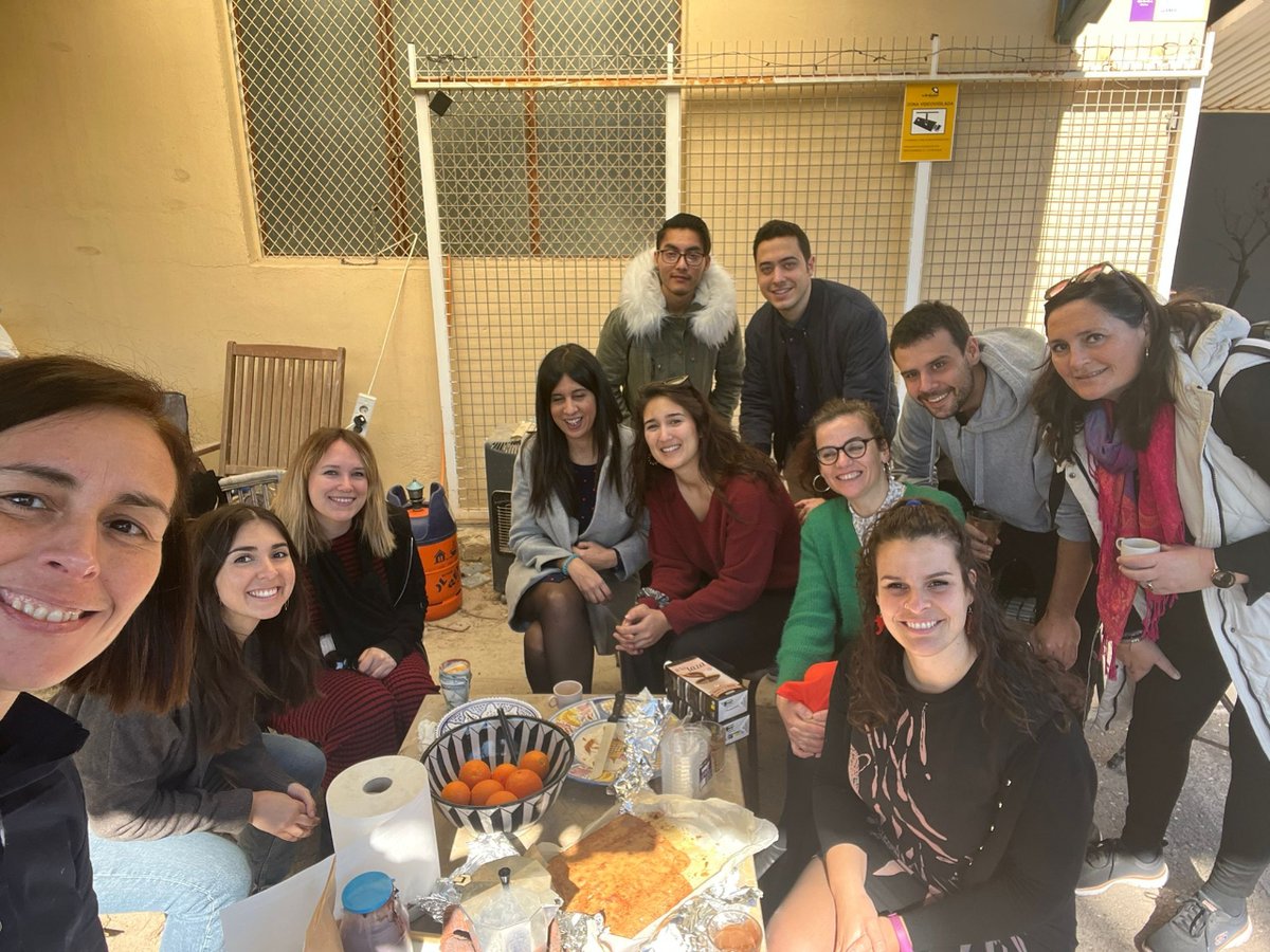 EuroVertiC's tweet photo. ✨ Nos reunimos en el taller de #DelAmorylaBelleza para recoger nuestras creaciones artísticas del taller que hicimos esta Navidad. ¿No están nada mal, verdad? ¡Fue toda una experiencia para nuestro equipo! https://t.co/sxjoa55bmQ