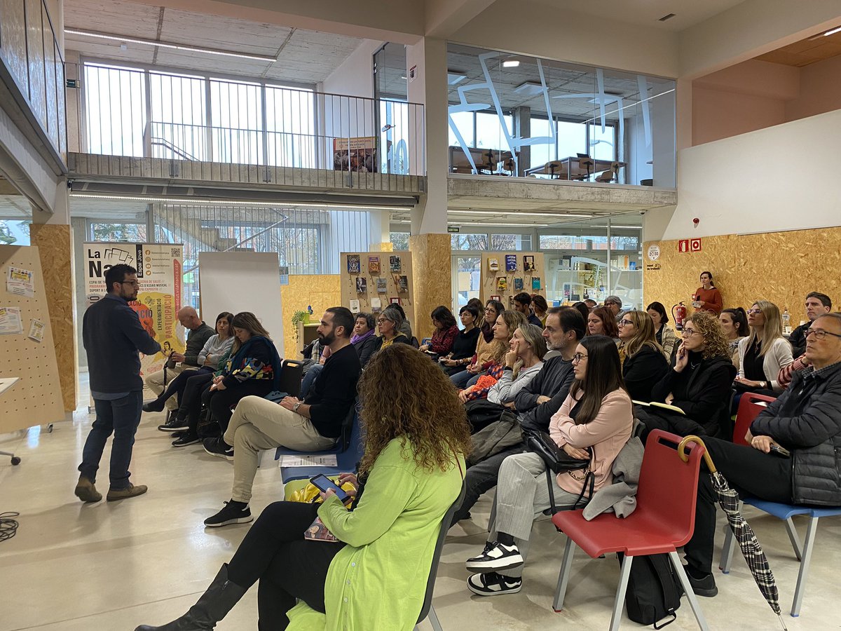 sealtpenedes's tweet photo. Mirada del benestar als centres amb Ramiro Ortegón de l'@EquipSEER Prevenció- Detecció - Actuació #PSEC https://t.co/zHXKitP0GZ