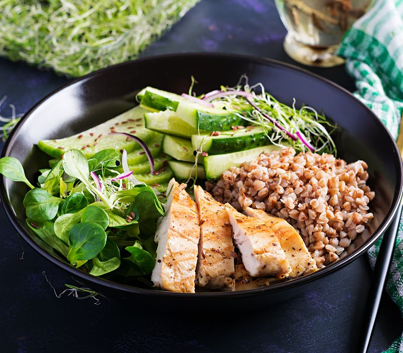 The Best Quinoa Recipes with Chicken #Chicken #ChickenQuinoaBowl #Quinoa #QuinoaBowl #QuinoaSalad

lifestylefoodies.com/the-best-quino…
