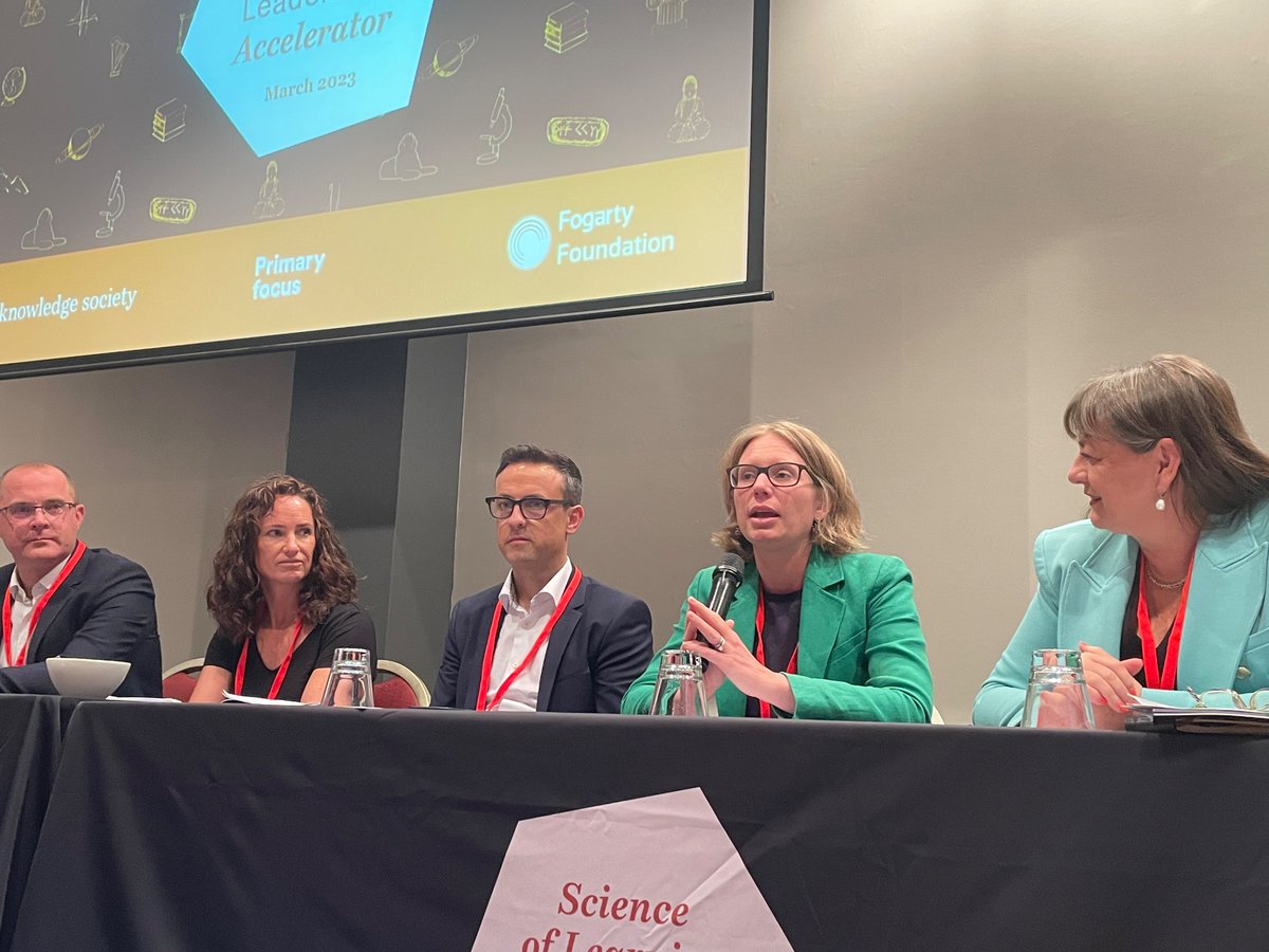 KnowledgeScty's tweet photo. the first panel at #sollaperth wth Ben Jensen, Elena Douglas, Sarah Richardson, Tom Rees & Ingrid Sealey @TeachWellAus https://t.co/lAZrSyFqiN