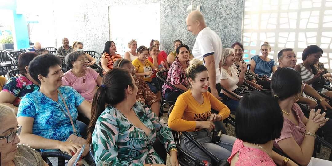 Felicidades para todas las mujeres cubanas que con su labor y entrega hacen que nuestro País cada día avance #LatirAvileño #JuntarYVencer