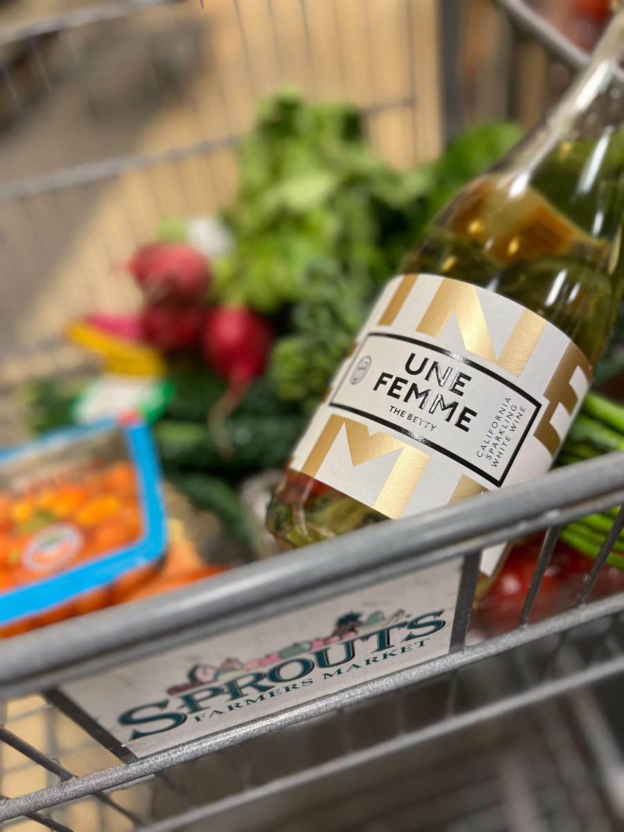 Une Femme is *sprouting* up everywhere! In honor of International Women's Month, find us at <a href="/sproutsfm/">Sprouts</a>  Farmers Markets across the country. You can find us in the floral department. 🌷