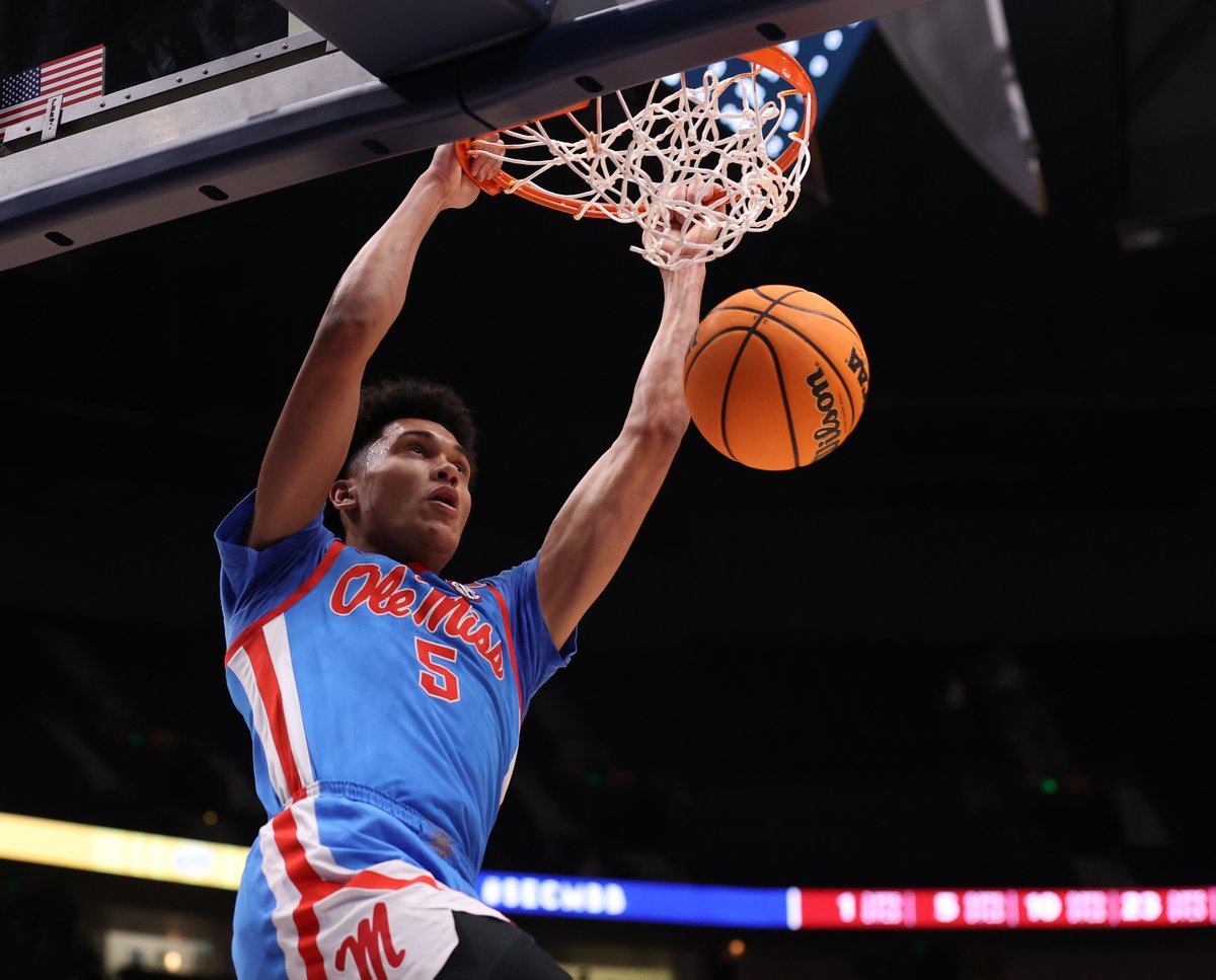 OleMissPix's tweet photo. Ole Miss had their own Slam Dunk Contest tonight! https://t.co/bB4LHPNgbn