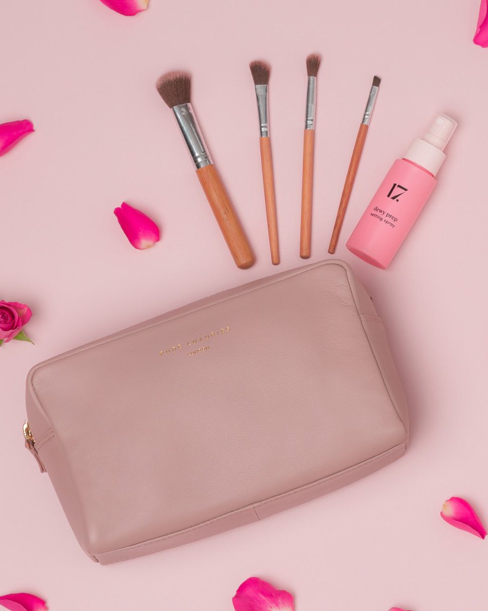 PureLuxIndia's tweet photo. Upgrade your everyday essentials with our exquisite range of small leather goods. Crafted from 100% genuine vegetable-tanned leather, our collection is the perfect blend of style and sustainability. Discover the perfect accessory to elevate your look today #leathergoods https://t.co/6ok1FQPrFk