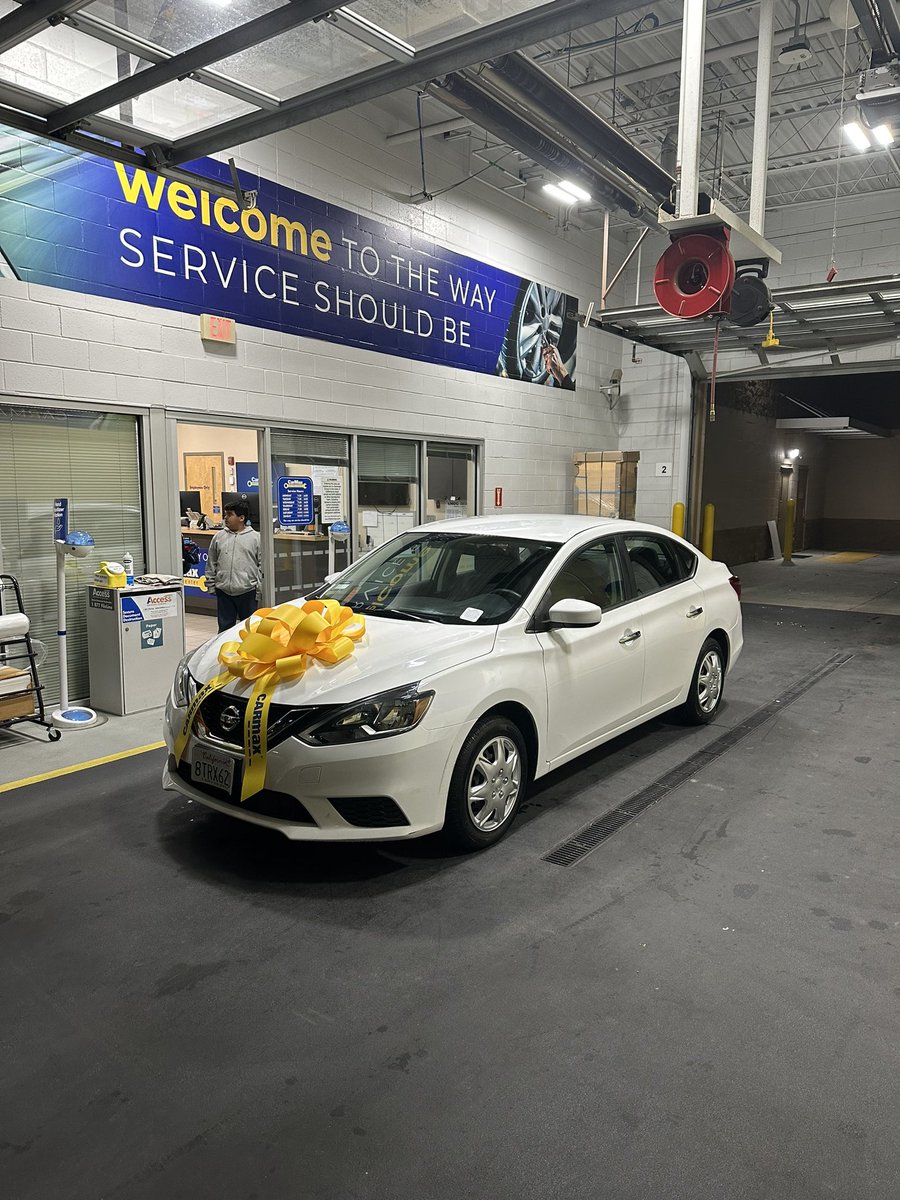 MontezKD's tweet photo. Finally got another car🥰  The camaro is now only for racing purposes https://t.co/2fSnLyVT9y