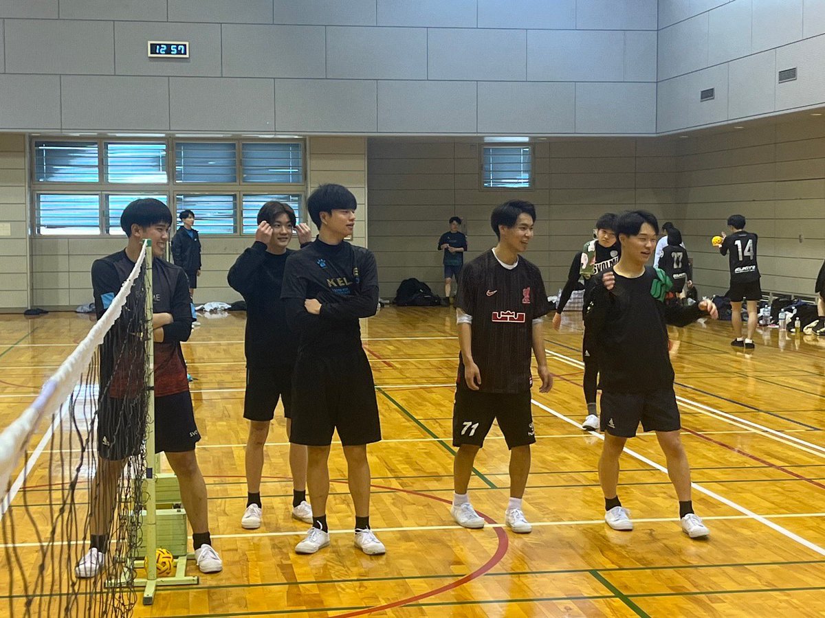 onomichisepak's tweet photo. 尾道市立大学に合格した皆さんおめでとうございます🍾🎈
大学入学を機に何か新しいことに挑戦したいなって思ってるなら絶対にセパタクローです！
引っ越してきて暇な人とかDMくださいセパしましょう遊びましょう早く大学生活満喫しちゃいましょう☕️
#春から尾道市立大学
#春から尾道大学
#春から尾道 https://t.co/1nCouRKmxE