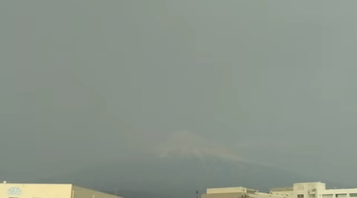 こんにちは🤗 霞すぎて、富士山もうすぐ見えなくなりそうです🗻