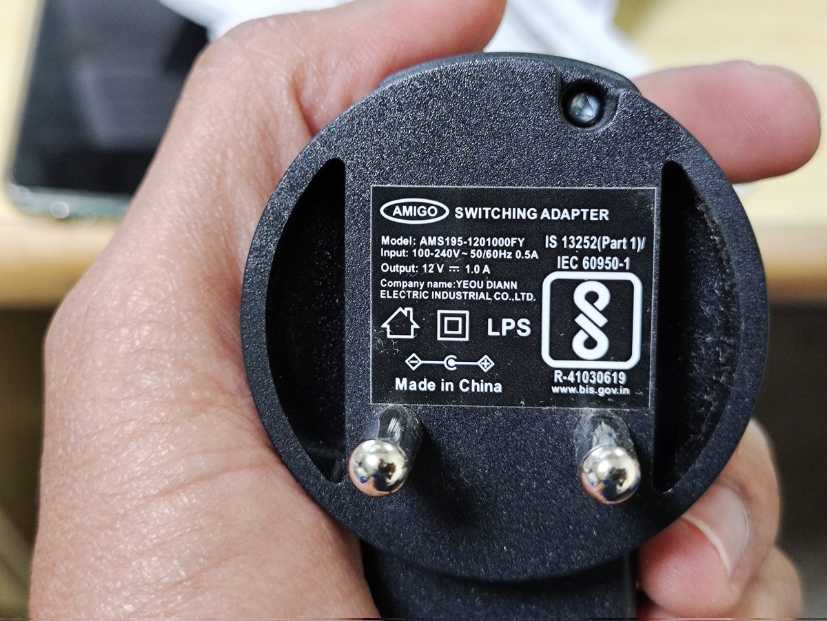 JoydeepKarmaka2's tweet image. @flipkartsupport @Flipkart
I ordered 2 routers on 24th Feb. I got Old items. So I requested for return. I got the replacement today. But received  old and bad item again . Product SL no is not matching with Box .
Saler :- SHREEGANESHAMENTERPRIS
Order ID :-OD427409778800544100