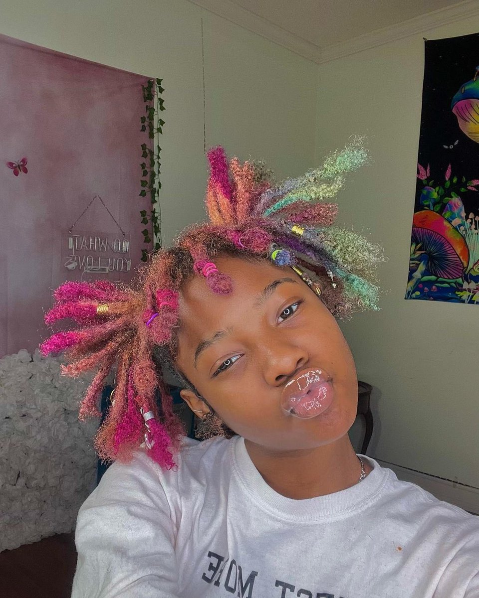 18_locs's tweet image. #locs_18 :  This Is Your Sign To Loc your Hair ❤️🔥
•
📸: IG/jaythedripstar 👸 ( Follow)
•
#locs #locdandloaded #locdhaircommunity #fypp #locs_18_2 #locs_18_pic