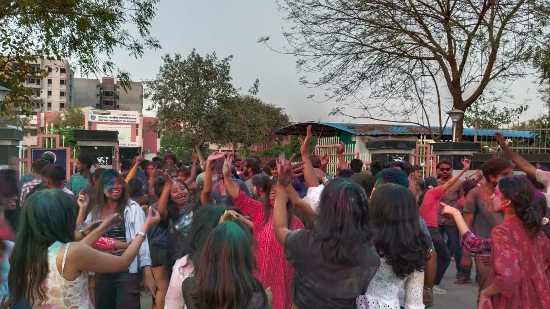ABVPGujarat's tweet photo. On the occassion of Holi #ABVPCUG Organised "Holi Milan" & celebrate festival of colours
#ABVPGujarat https://t.co/lMWoLLm98I