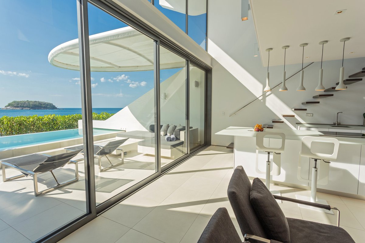 GoHotelsGo's tweet photo. Planning a trip to early start your summer? Phuket is the best place for you! Kata Rocks is a perfect combination of luxury and seclusion. 
Book the "Splash Offer" to enjoy a range of benefits includes breakfast, minibar, 15% off F&amp;B &amp; Spa... 
Action now! https://t.co/UeopMj1kQN https://t.co/v3t0QAvs8S