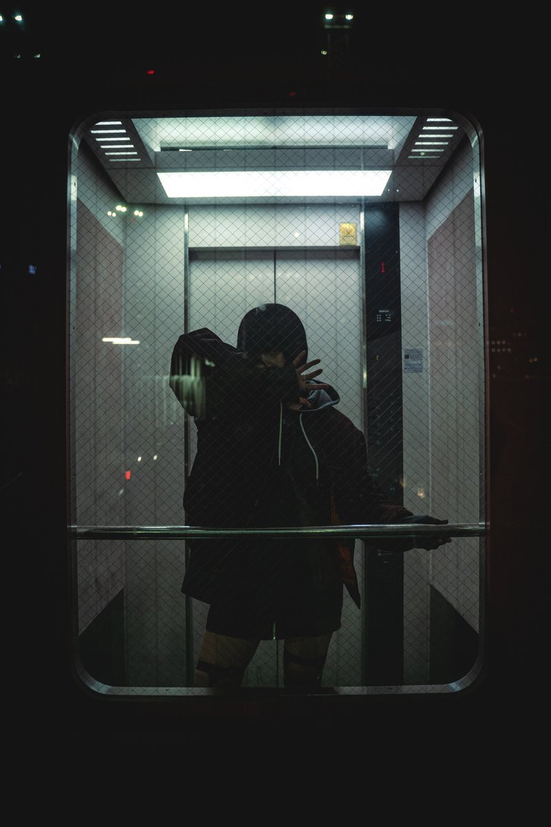 u_y_u_n's tweet image. Cage

model : @rsa79052357 

#portraitphotography 
#cinematic #cyberpunk