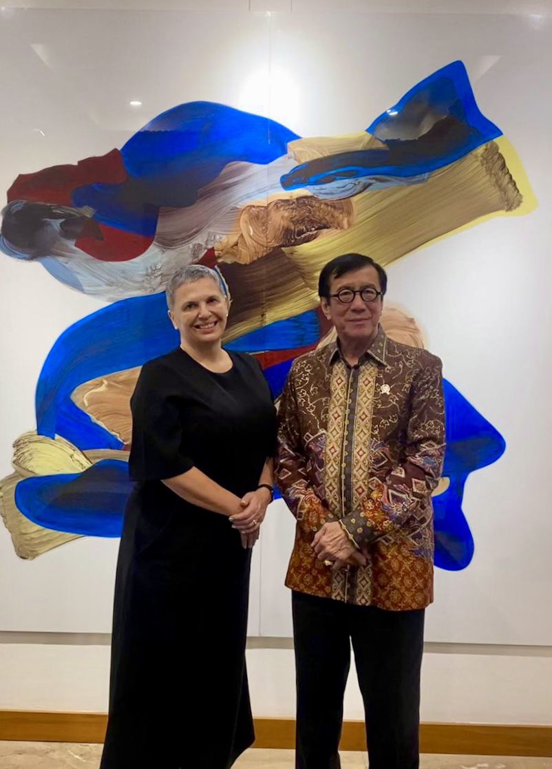 DubesAustralia's tweet image. Senang dpt bertemu Pak Menkumham Laoly &amp;amp; mendengar kunjungan beliau ke 🇦🇺 baru2 ini, termasuk hasil penting forum #BaliProcess bln lalu. Menantikan utk melanjutkan upaya bersama 🇦🇺 &amp;amp; 🇮🇩 utk hentikan perdagangan manusia &amp;amp; dukung wilayah yg aman, terlindungi &amp;amp; sejahtera utk semua.