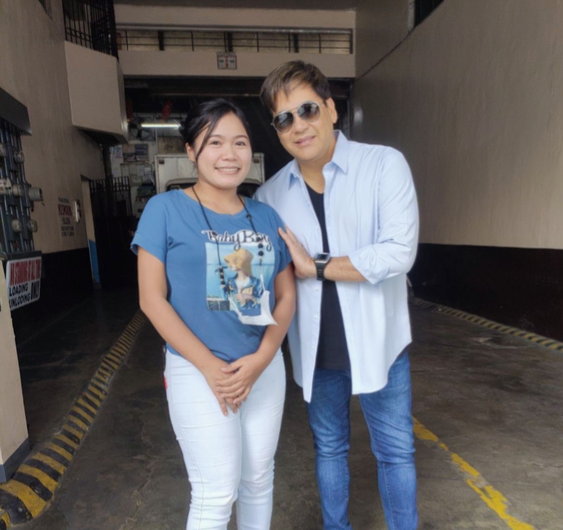 miegacula's tweet image. Thankyou sir martin. Super humble as always🥰❤️@4eversinging4u 
#concertking #martinnievera