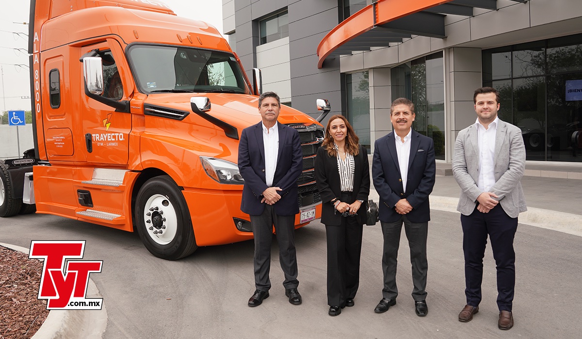 revistatyt's tweet photo. Este día, Jorge Casares, director general de @trayectoficial, fue anfitrión de integrantes de la @AMTIMexico en el marco de su recorrido logístico llevado a cabo en Monterrey y el cual tuvo como objetivo impulsar el transporte intermodal https://t.co/1A8BvBVwF5
