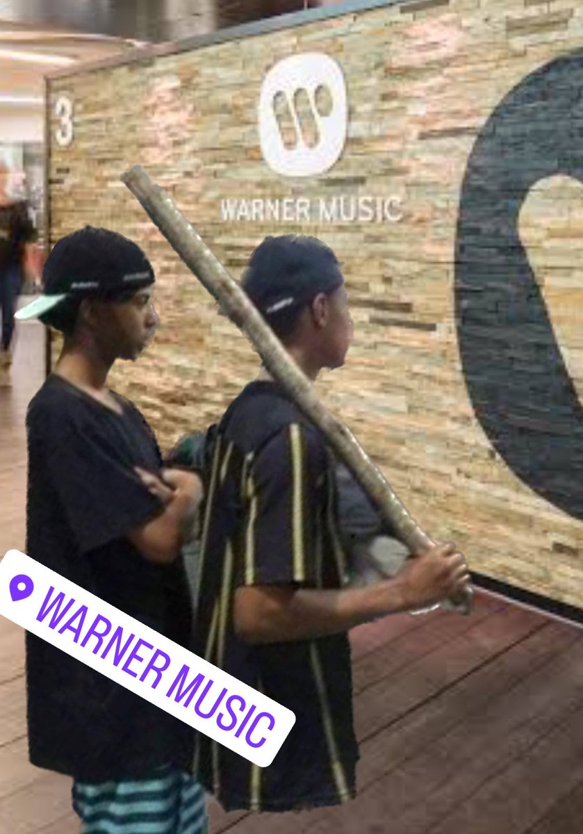 kendallatika's tweet photo. Manifestação em frente a warner 

#FreeAnitta https://t.co/RRo0GMU5VC