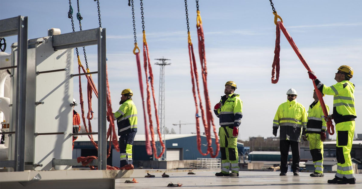 PortOfTurkuFI's tweet photo. Yhteistyökumppanimme #TurkuSteve tarjoaa monipuolisia #ahtaus'palveluita asiakaslähtöisellä otteella. Kokemusta löytyy trailereista haasteellisiin projektilastauksiin. Katso #video'lta, miten sujui risteilijän puhdasvesijärjestelmän purku laivasta. https://t.co/wxJvJHYOjz https://t.co/2WElQOSs48