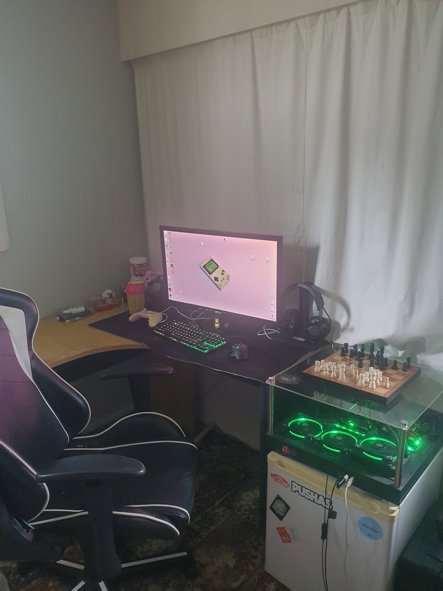 Gronksten's tweet photo. @tradeit_gg https://t.co/AROZH6YAC7