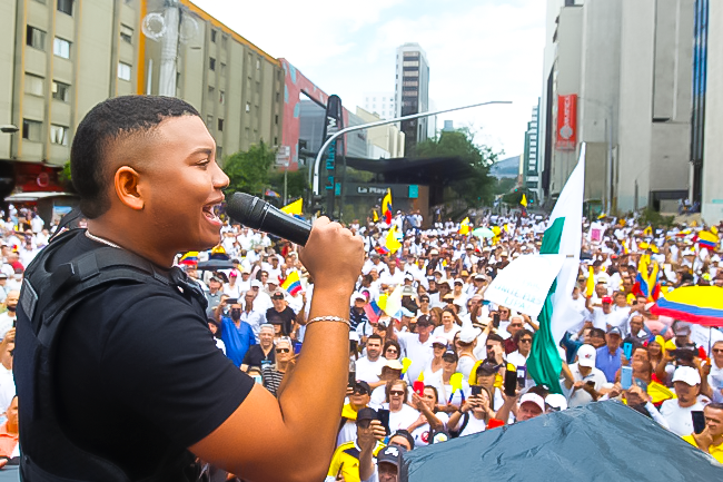 Alejoberme0's tweet photo. Si se meten con @MiguelPoloP, seremos millones de Polo Polos y van a conocer a los buenos Colombianos emberracados! 🪖 https://t.co/6oppQn1KDq