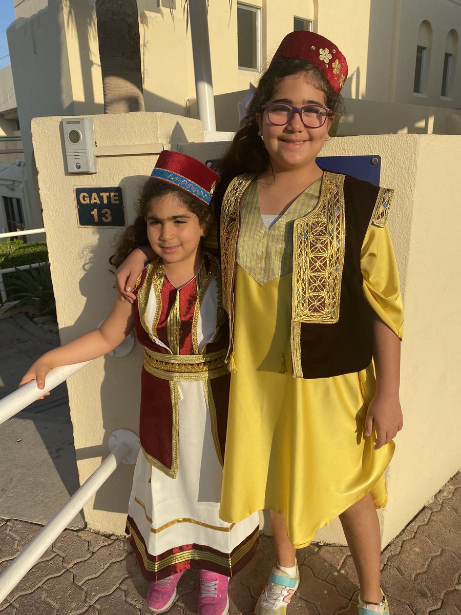 BSMuscatPriDHTL's tweet image. It’s great to see so many staff and students dressed for our Cultural Day today! At @BSMuscat, we believe that every student and member of staff should have a sense of belonging. We are proud to be celebrating our diverse community today #DEIJB #wellbeingfirst #everyonecan
