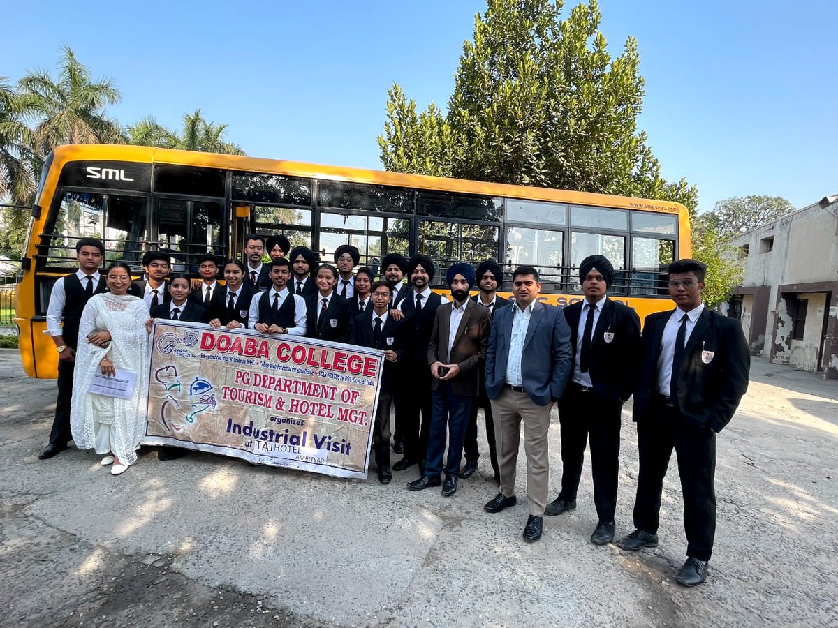 dcj_official's tweet photo. The #DepartmentofTourism and #HotelManagement, #DoabaCollegeJalandhar organized #Industrialvisit for the students of #BTHM to familiarize them to working of #hotelindustry at #TajSwarna Amritsar. 
#BTHM #Tourism #HotelManagement
 #PrincipalPardeepBhandari https://t.co/Md6ZdceMCm