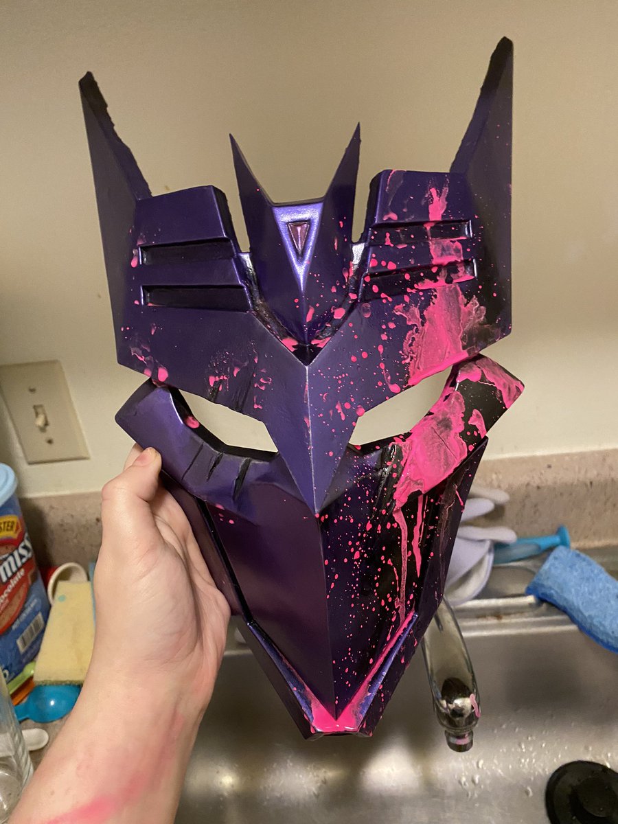 Sisi_Esprit's tweet image. WIP

Doing some fun blacklight paint on the laast of the 7 masks I’m selling this weekend in LA @TFconTweets. #TFconLA #TFcon