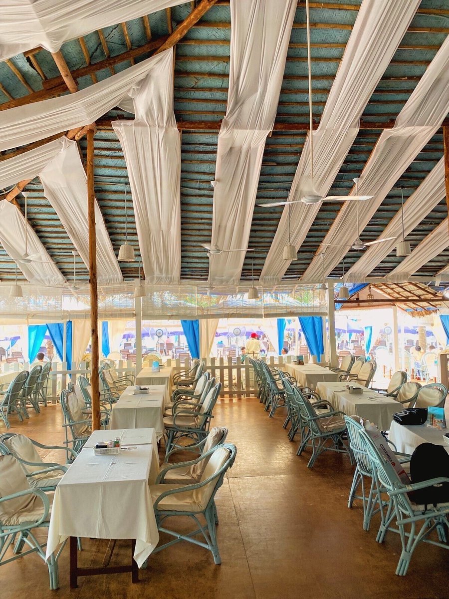 CalamariBB's tweet photo. @calamaribb is a perfect place for a romantic date or a laidback outing with family and friends. Make a whole day of it - come on over for lunch, have a swim and then hang on till the evening to catch the magical sunset.

We're open everyday from 12 noon to 11:00 pm. https://t.co/gPpP5WA0tI