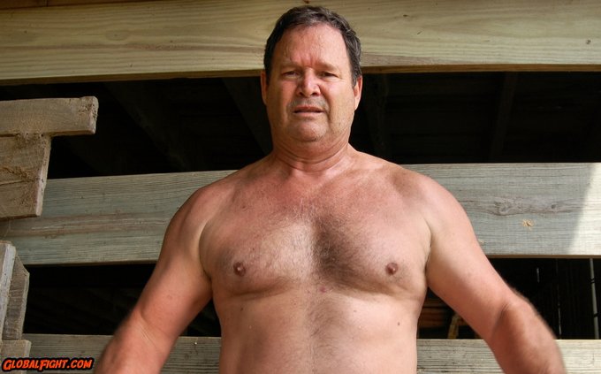 1 pic. Musclebear Daddy at Barn Ranch Gym from https://t.co/uDvNgxouOP galleries  --  #farmers #farmer