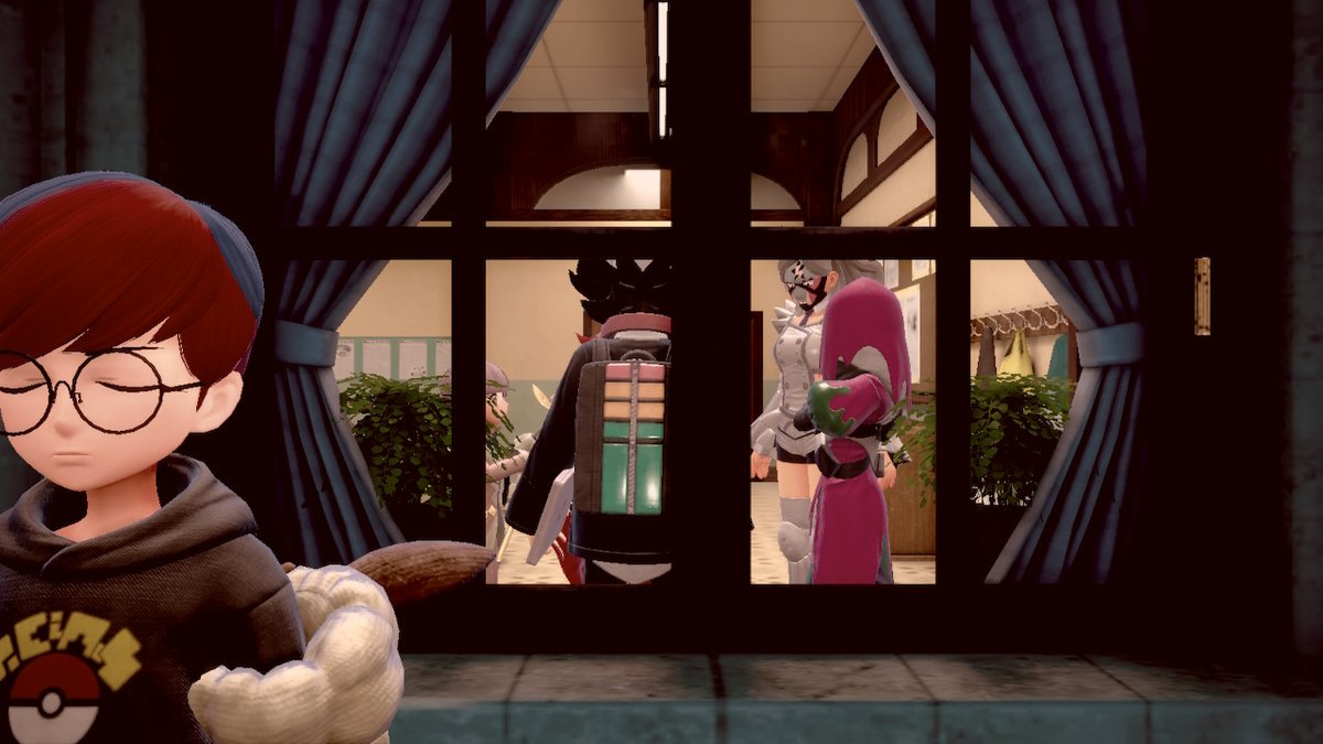 succumiya's tweet photo. A reunion of friends & the creation of new beginnings #StarfallStreet #OperationStarfall #PokemonScarletViolet #NintendoSwitch https://t.co/H5EjHeDnOZ