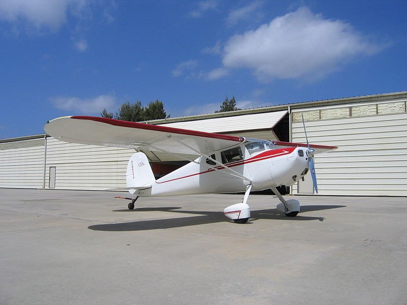 FlyJipe's tweet photo. Restored 1946 #Cessna140 https://t.co/X6FLditvdC