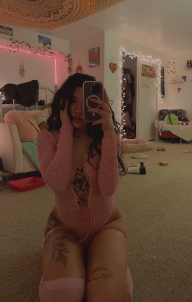 crybaeb33's tweet photo. do i look pretty in pink baby? 💖 

#onlyfans_girl #onlyfansbabe #onlyfanslatinas #sexy #hot #lingerie #nude #onlyfanspromo #onlyfans https://t.co/jnjWNqFU7f