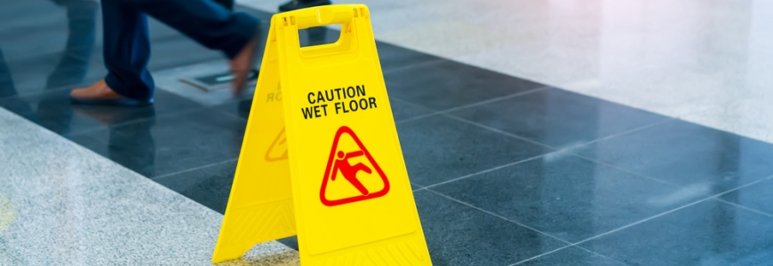 TaraAdvocates's tweet photo. As an occupier of premises, you are responsible for ensuring the safety of visitors, customers, and employees. Negligence could lead to costly lawsuits. Stay informed and stay safe! #OccupiersLiability #UgandaLaw #SafetyFirst https://t.co/CFkw3bYs3S
