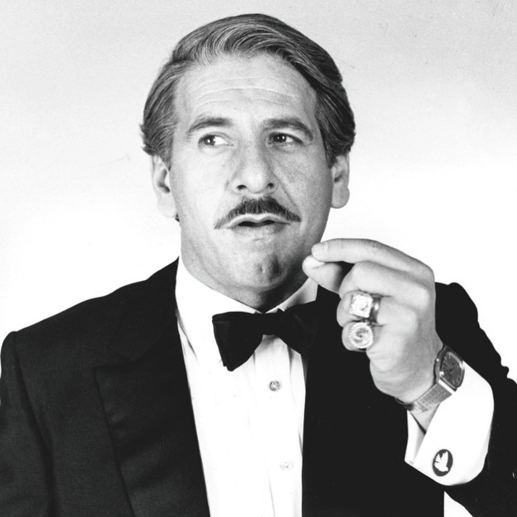 toysofbond's tweet image. Very sad to hear of the passing of Topol at age 87. Perhaps best known for his role in Fiddler On The Roof, he will always be remembered by Bond fans as the enigmatic Columbo in For Your Eyes Only. RIP Topol 😢

#Topol #RIPTopol #JamesBond #ForYourEyesOnly