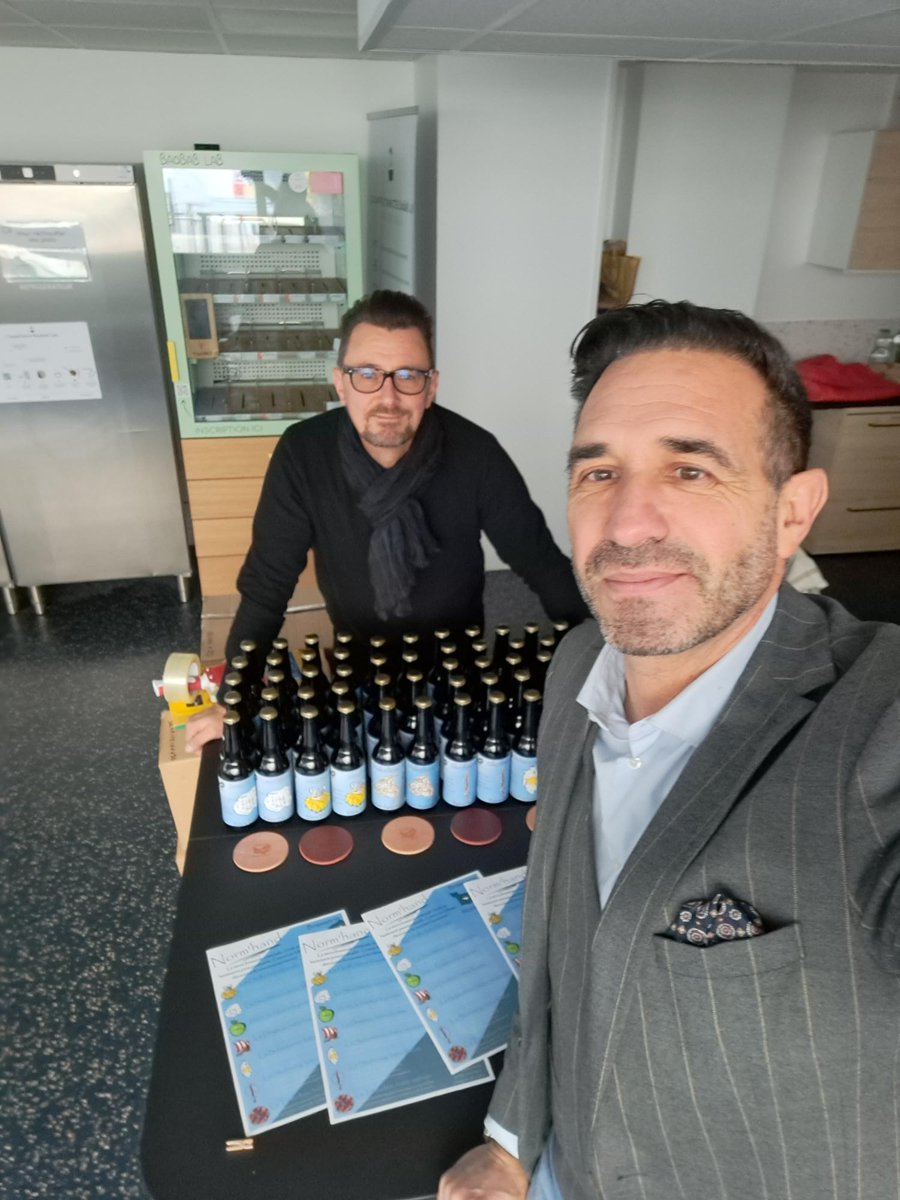 norm_hand's tweet photo. Nous sommes partis d'une envie : accompagner et former au métier de brasseur, en ouvrant une structure locale et solidaire. Des produits qui rendent fiers et goûtent bien au palais, en somme ! https://t.co/DJzVgkUqvY