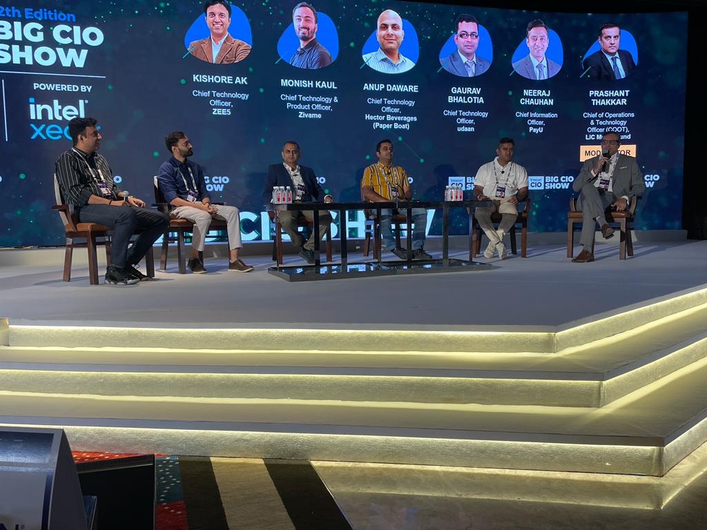 DateWithTech23's tweet photo. A Panel Discussion on 'Once in the Cloud, there is no Turning Back'
If you're at the event be sure to use #TresconCIO, #BigCIOShow and we will feature you on our social media.
#TresconCIO #CEOs #MDs #GlobalCIOs #GroupCIOs #CIOs #CTOs https://t.co/lnRQEQqftN