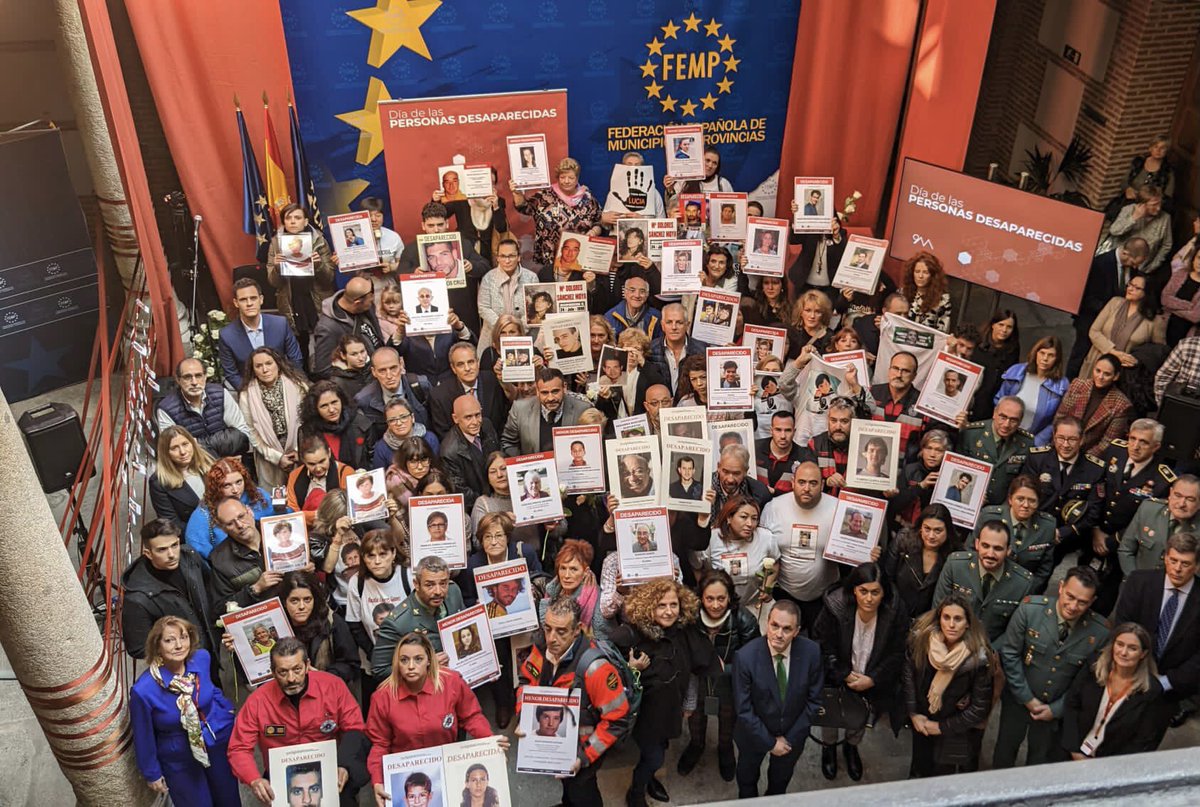 QSD desaparecidos (@qsdglobal) on Twitter photo 9 de marzo
Día de las personas #desaparecidas sin causa aparente
Un día para el recuerdo de las más de cinco mil personas que según el último informe de <a href="/interiorgob/">Ministerio del Interior</a> continúan en paradero desconocido
Nos unimos a las familias que esperan respuesta
#9M #Desaparecidos 9 de marzo
Día de las personas #desaparecidas sin causa aparente
Un día para el recuerdo de las más de cinco mil personas que según el último informe de <a href="/interiorgob/">Ministerio del Interior</a> continúan en paradero desconocido
Nos unimos a las familias que esperan respuesta
#9M #Desaparecidos