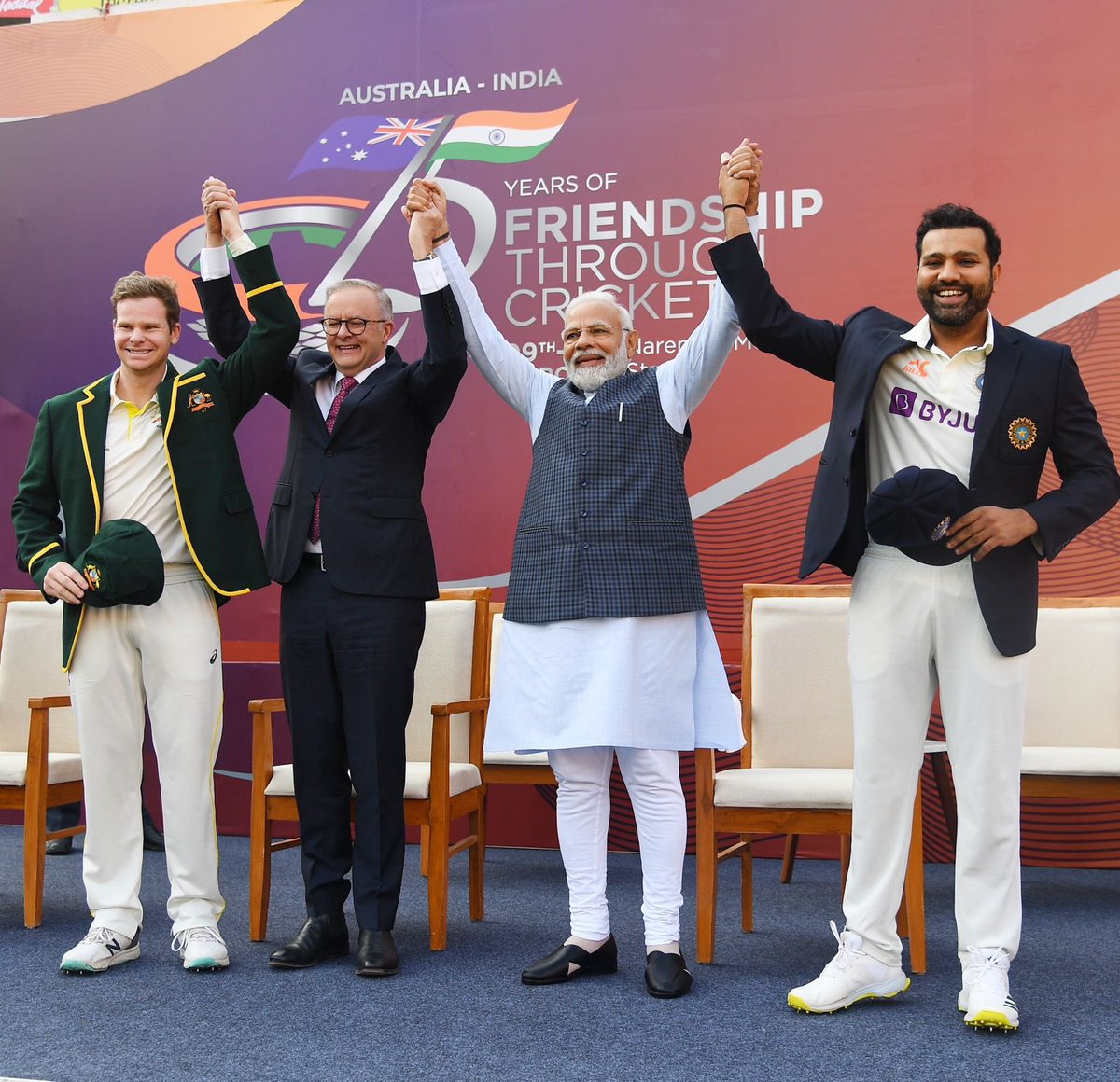PMOIndia's tweet photo. Celebrating 🇮🇳 🇦🇺 friendship through cricket! 🏏

Prime Ministers @narendramodi and @AlboMP watch parts of #INDvsAUS match in Ahmedabad. https://t.co/EmIy4ifC82