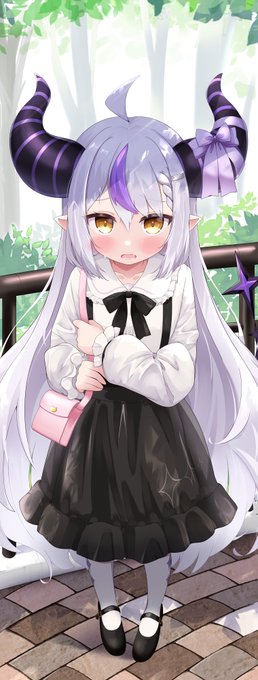 ある意味1番作画カロリー高かったのこれ、2枚目の部分しか描いてなかったけど3枚目の段階で友達に全身描いた方が良くない?って言われて描き足した
4枚目が書き足した部分分かりやすいかも
#今までで作画カロリーMAXの作品上げようぜ 