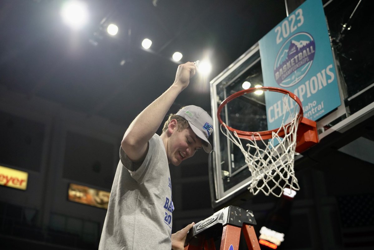 Appreciate <a href="/SentinelHS_MT/">Sentinel High School Athletics</a> grad Alex Germer (<a href="/alexgermer_/">Alex Germer</a>) stopping for a quick photo. Former Spartan is a two-time champ now with MSU #BigSkyMBB
