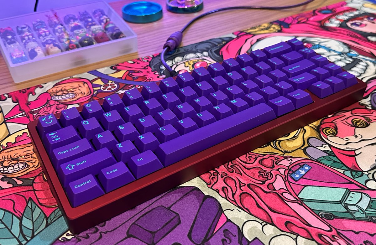 Magneto!

Singakbd Kohaku
GMK Pulse Mitolet
Black Cherry Pie
CableMod Unreleased Metal Purple Keyboard Cable
Krytox Lube
TX Stabs