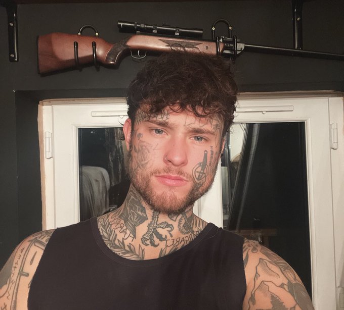 who wants 2 get shot (I mean shat on) https://t.co/oGWg1y3bVA