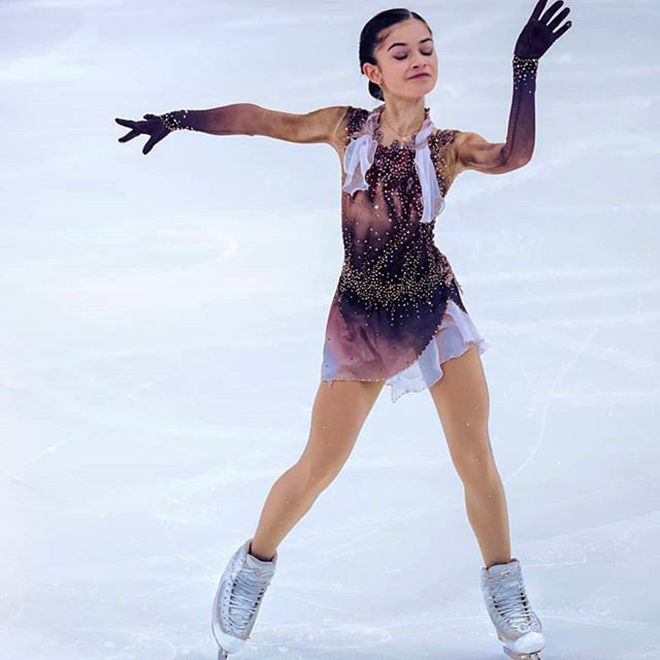 15 yaşındaki Adelia Petrosian 🇦🇲 Artistik Buz Pateni Rusya 🇷🇺 Grand Prix yarışmasında şampiyon oldu. Dünyada bir yarışmada ilk ve tek 4lü Rittberger (4lü burgu) hareketini başaran kadın sporcu ünvanına sahip Adelia en yakın rakibine 15 puan fark yaptı.