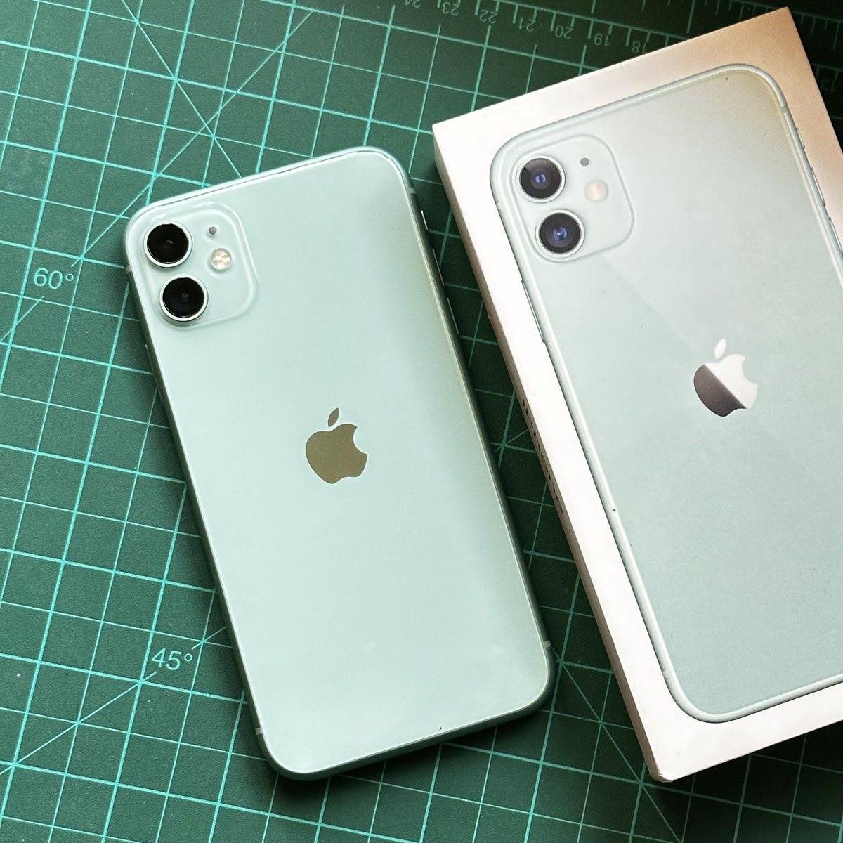 lxtsgxxxxr's tweet photo. wts lfb iphone 11 mint green ph
→ 95% battery health
— helping a friend

✒︎ 23k NEGOTIABLE 
✒︎ 128 gb | original | NO FLAWS | 100% smooth screen | all buttons working !
✒︎ rfs: need funds 
✒︎ check THREAD for more details https://t.co/p4JQUQ1IRV