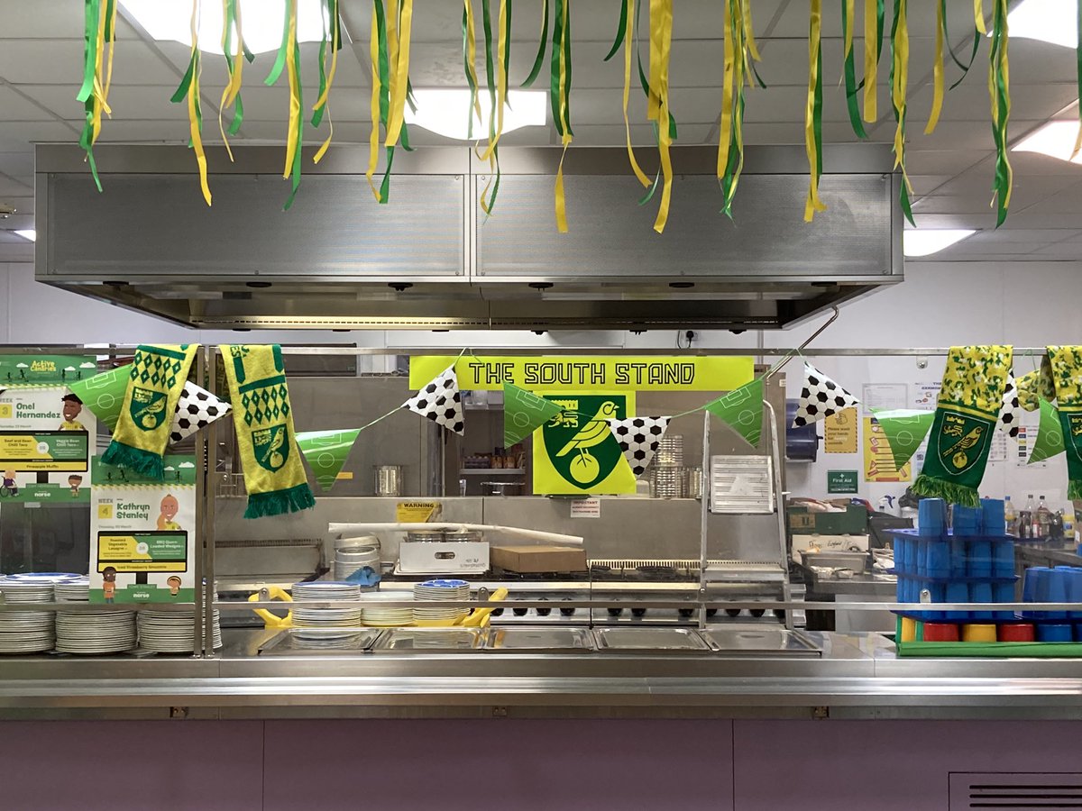 nikkibarnard_'s tweet photo. Ready for kick off ⚽️ @QPrimary for the first #activecanaries  lunch inspired by @AngusGunn01 @norsecatering https://t.co/HB1biYyc33