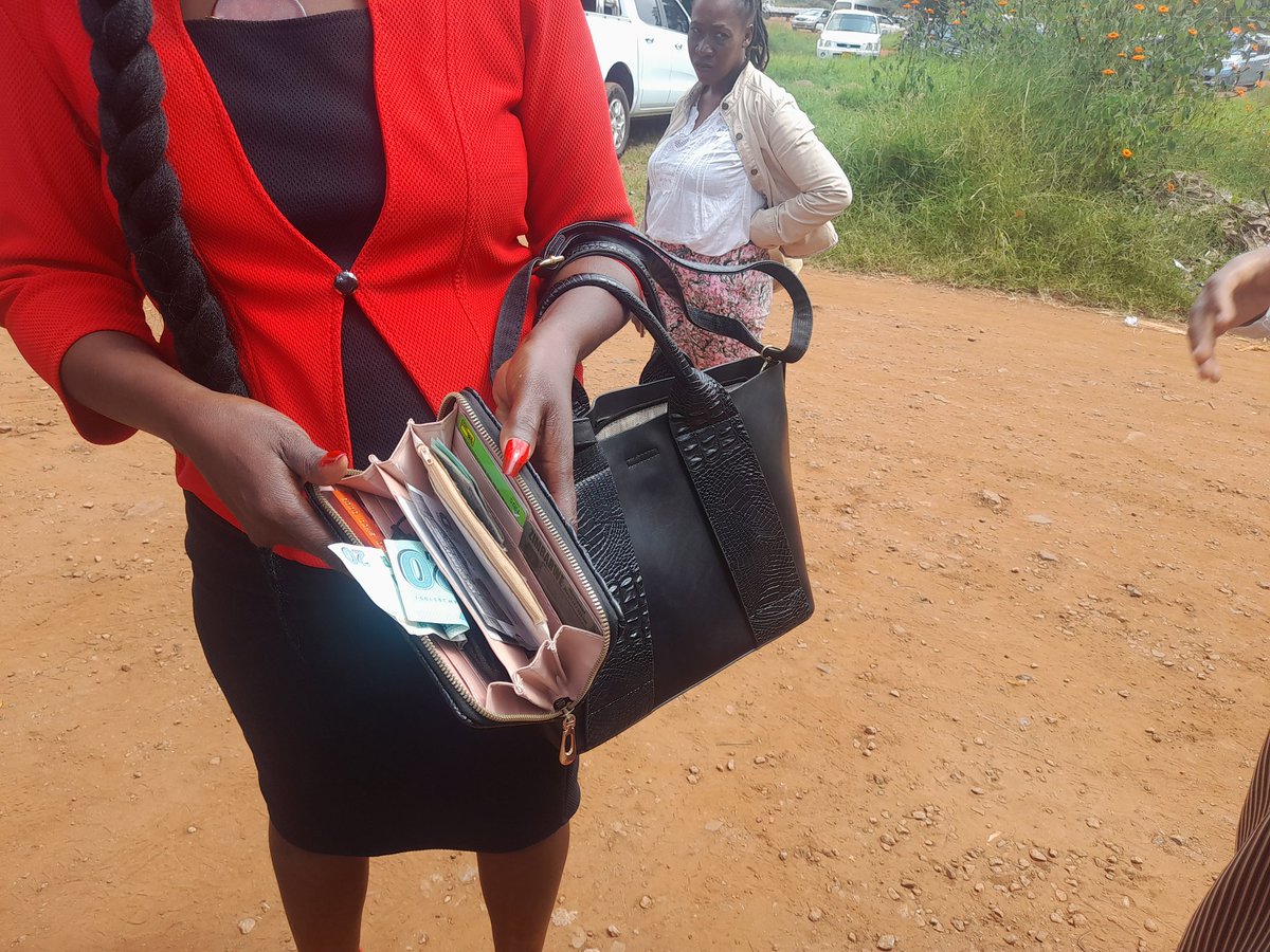 Amalgamated Rural Teachers Union of Zimbabwe,ARTUZ (@artuz_teachers) on Twitter photo Trs can't afford transport to & from work.With a monthly transport allowance of USD 7 Trs have to walk to work.#Teachers4USD are demanding a transport allowance of USD 80 per month to enable Trs to report for duty. Retweet to amplify the call to <a href="/MthuliNcube/">Prof. Mthuli Ncube</a> & <a href="/ProfPMavima/">Prof. Paul Mavima</a> Trs can't afford transport to & from work.With a monthly transport allowance of USD 7 Trs have to walk to work.#Teachers4USD are demanding a transport allowance of USD 80 per month to enable Trs to report for duty. Retweet to amplify the call to <a href="/MthuliNcube/">Prof. Mthuli Ncube</a> & <a href="/ProfPMavima/">Prof. Paul Mavima</a>