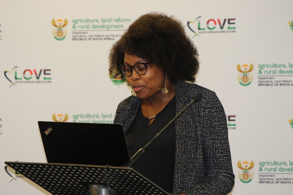 NAMCsoeZA's tweet photo. [Workshop] @onele_t presenting about the Agriculture and Agro-Processing Master Plan (AAMP): What it means and progress thus far. 

#2023AnnualTrustWorkshop https://t.co/xK2GQcCpQN