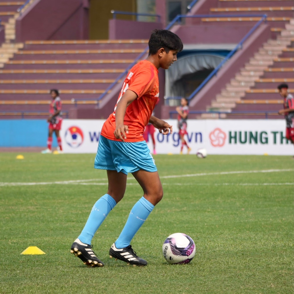 IndianFootball's tweet image. ALMOST TIME!!! 

#IDNIND ⚔️ #AFCU20Womens 🏆 #BackTheBlue 💙 #ShePower 👧 #IndianFootball ⚽