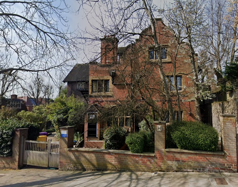 Due care &amp; attention &amp; a considerate approach was adopted to the strip out of The Hoo, a grade II listed building in Hampstead, which included assigning the right site team &amp; personnel to undertake the works.

Read more about the project here 
deconstruction.kph.co.uk/project/the-ho…