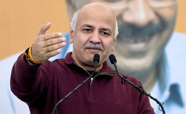 ndtv's tweet photo. 🔴#BREAKING | Manish Sisodia arrested by Enforcement Directorate a day before his bail hearing by a CBI court in Delhi liquor policy case https://t.co/Sqifk19WmQ https://t.co/XGjMqG6pkl