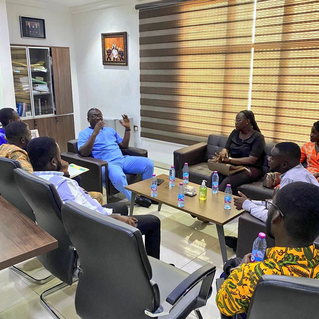 AmanAdehyeKNUST's tweet photo. 💚💛Yesterday at exactly 1300 hrs, the President of the Ghana Bar Association and President, Amanfo Ashanti Region, hosted the executives of Amanadehye3-KNUST at his office. 
It was an insightful encounter,and a lot was discussed as to how we can improve our alumni fronts💙🩶. https://t.co/bKiISExjvu
